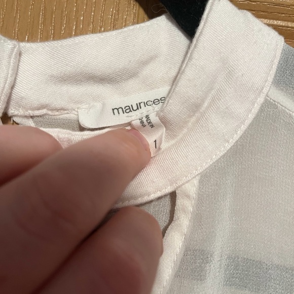 Maurice’s beautiful white blouse - Picture 8 of 8